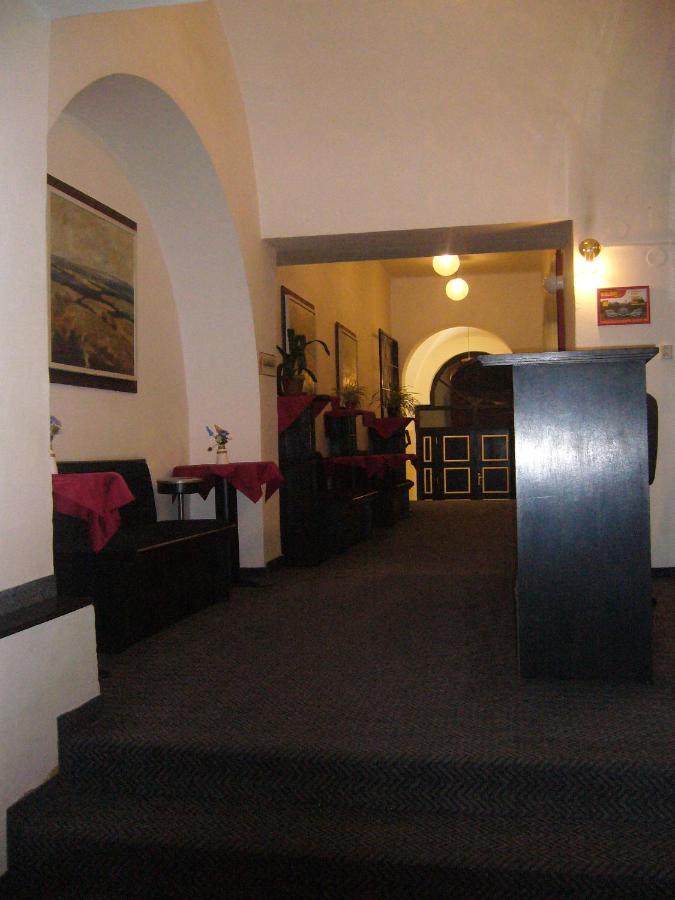 Hotel Posta ベネショフ エクステリア 写真